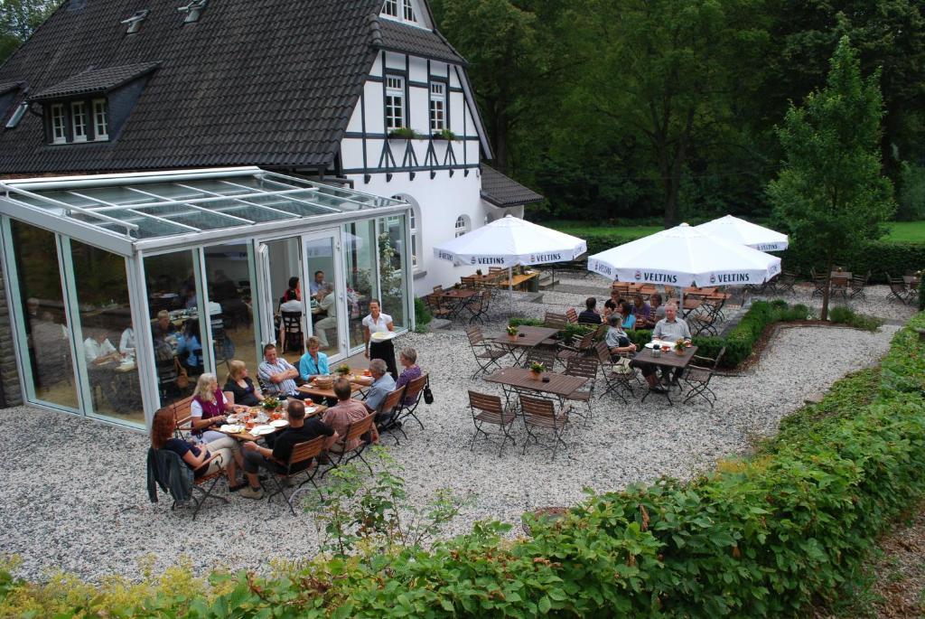Wildenburger Hof Hotel Friesenhagen Exterior foto